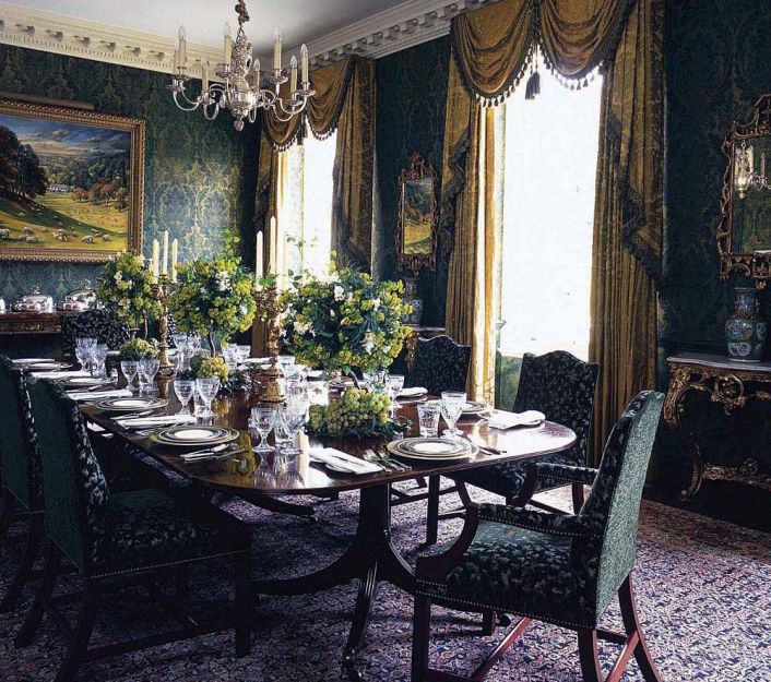 Private Lives Interior Design Portfolio -  Classic - Traditional dining room with antique furniture